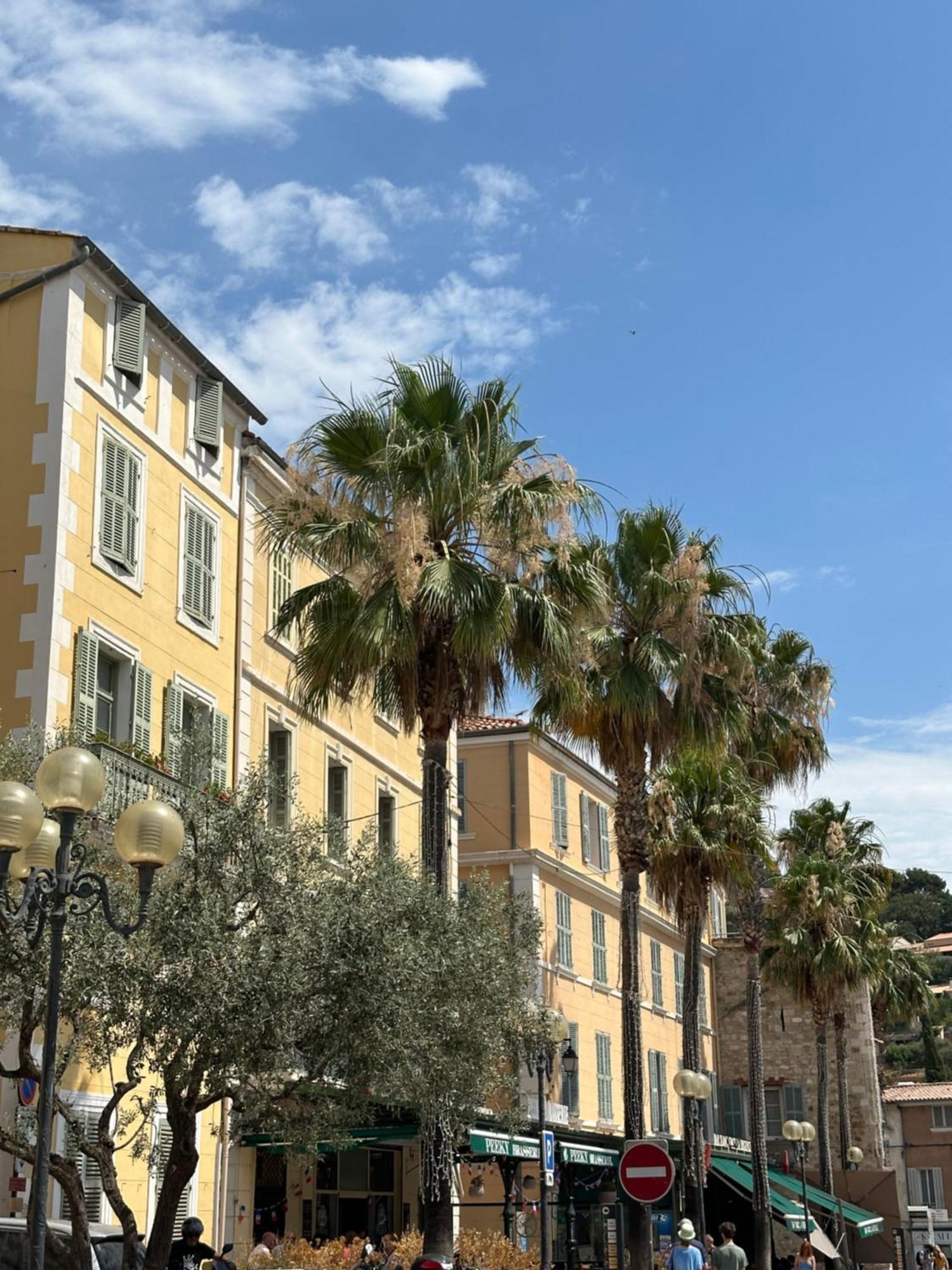 Moon Room, Nuit Insolite - Ollioules Toulon Var Exterior photo